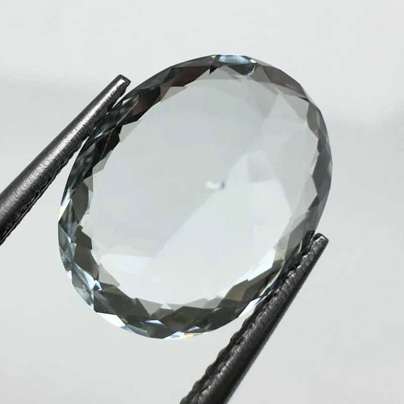 Aquamarin oval, 13 x 10 mm, 5,33 ct, Brasilien, GIT-Zertifikat