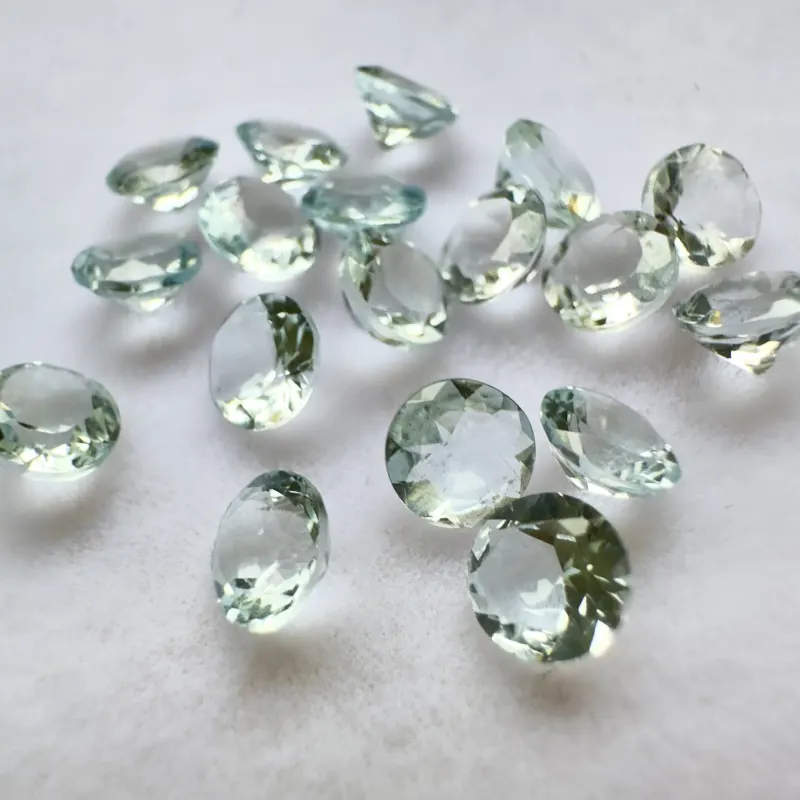 Aquamarin rund, 4 x 4 mm, 4.30 ct, Brasilien, 18 St&uuml;ck