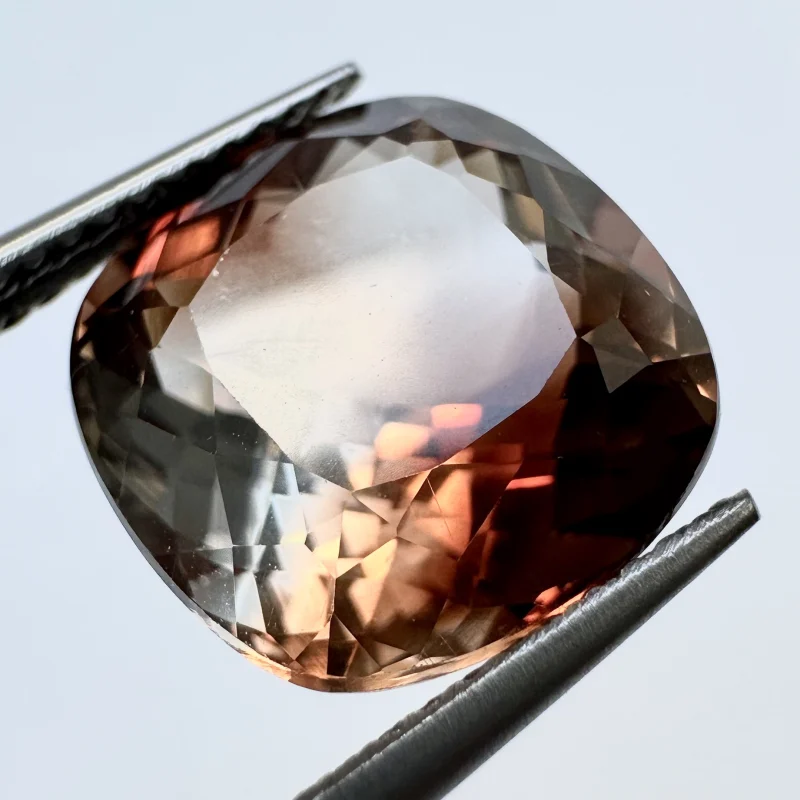 Champagner Topas Bicolor, Kissen, Brasilien, 8,83 ct