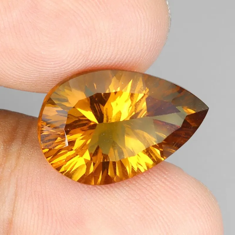 Citrine concave pear, 19 x 13 x 9 mm, 10.52 ct