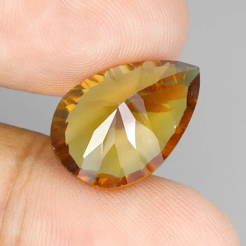 Citrine concave pear, 19 x 13 x 9 mm, 10.52 ct