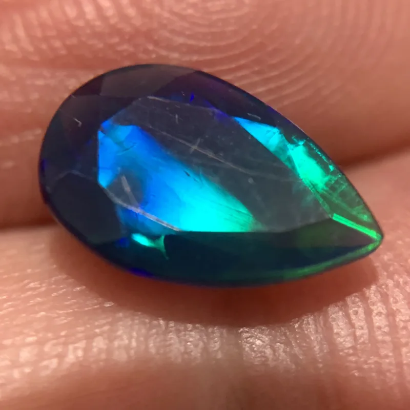 Opale &eacute;thiopienne Noir, Pear, Treated, 1.23 ct