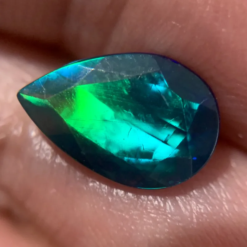 Opale &eacute;thiopienne Noir, Pear, Treated, 1.23 ct