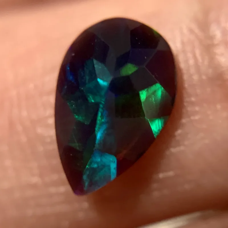 Opale &eacute;thiopienne Noir, Pear, Treated, 1.23 ct