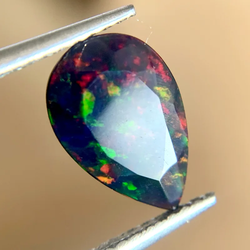 Opale &eacute;thiopienne Noir, Pear, Treated, 1.23 ct