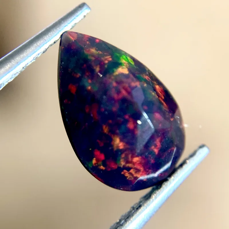 Opale &eacute;thiopienne Noir, Pear, Treated, 1.23 ct