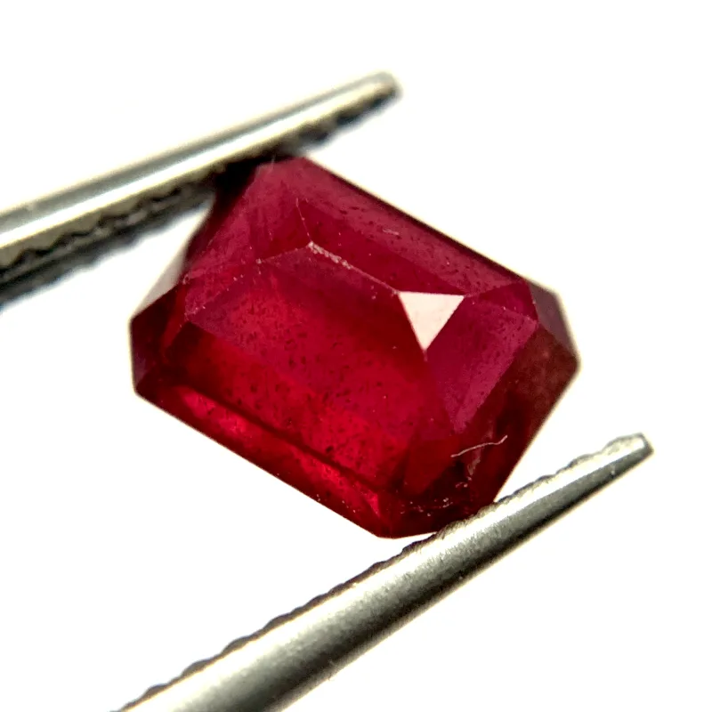 Rubin behandelt Rot, Achteckig, Madagaskar, 2,49 ct