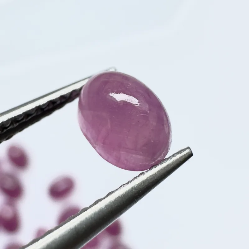 Rubin unbehandelt ros&eacute;-rot, oval, Cabochon, Myanmar, 7 x 5 mm, ~1.40 ct