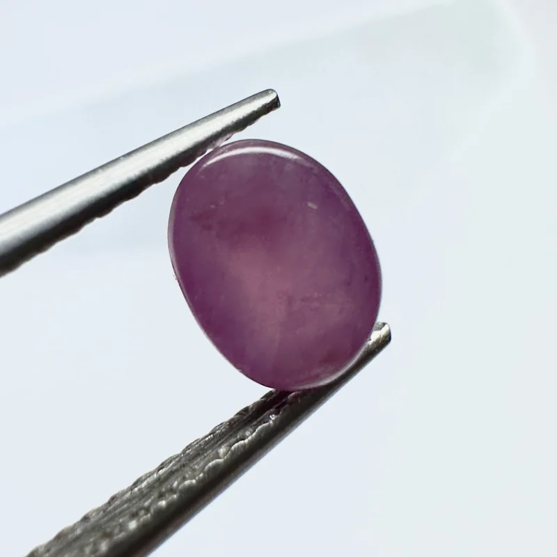 Rubin unbehandelt ros&eacute;-rot, oval, Cabochon, Myanmar, 7 x 5 mm, ~1.40 ct