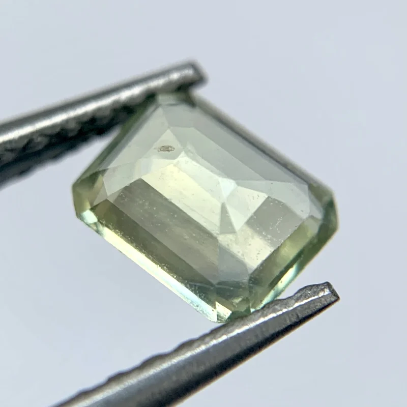Sapphire Light Green, Heated, Octagonal, Thailand, 0.69 ct