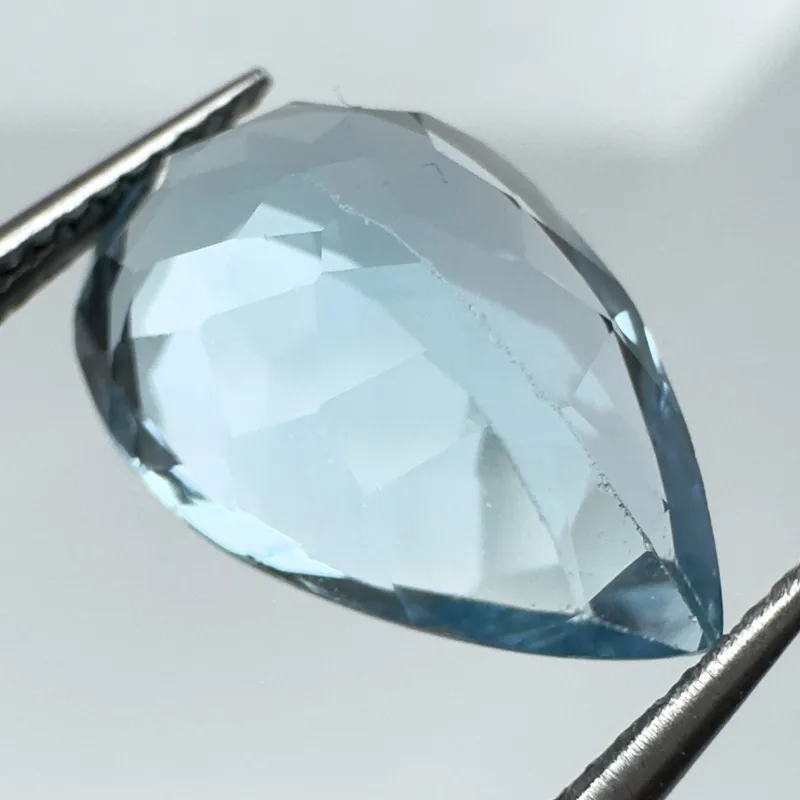 Topaze bleue Bleu ciel, poire, Br&eacute;sil, 15 x 10 x 7 mm, 7.40 ct