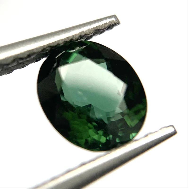 Tourmaline Oval, Green, Mozambique, 0.88 ct, VS