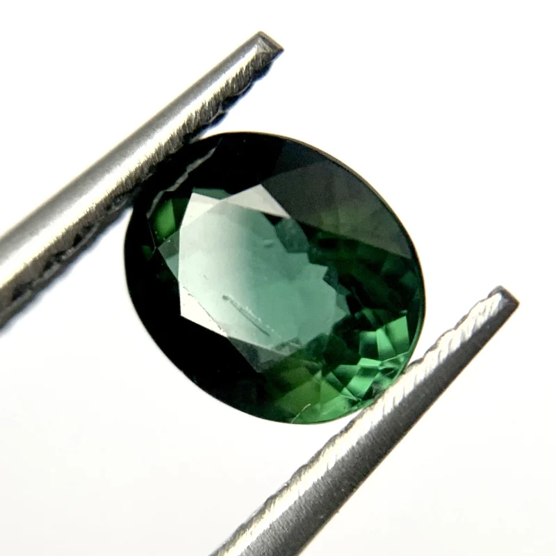 Tourmaline Oval, Green, Mozambique, 0.88 ct, VS
