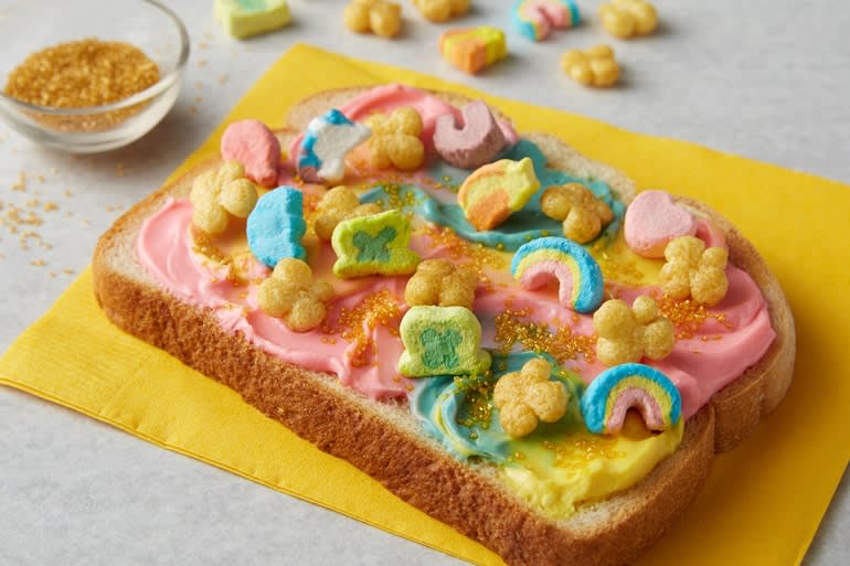Lucky Charms™ Leprechaun Rainbow Toast * Lucky Charms