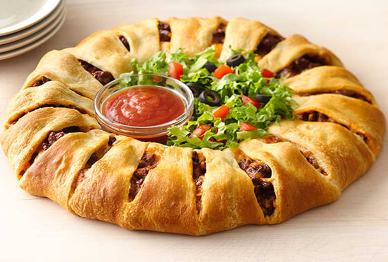 https://res.cloudinary.com/general-mills/image/upload/q_auto,f_auto/readyplansave/wp-content/uploads/2019/04/Taco-Crescent-Ring-Thumbnail-560x415.jpg