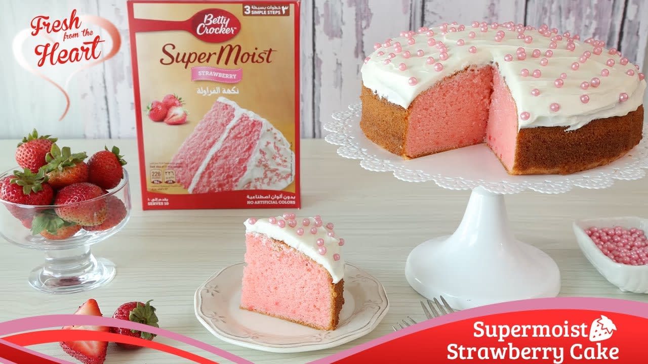 Video thumbnail image. Simple Strawberry Sponge Cake