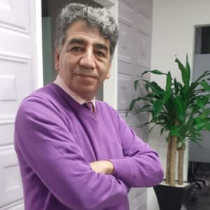 Víctor Becerra headshot