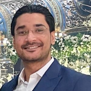 Sanan Tauqir headshot