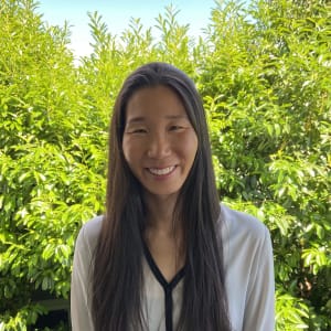 Esther Hong headshot