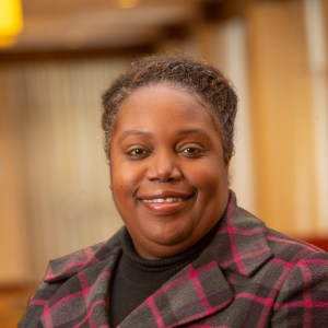Angela Thomas headshot