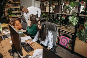 El rol de los empleos en atención al cliente y ventas