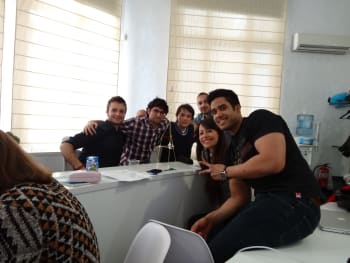 Cómo el Desarrollo de Habilidades Impulsa el Crecimiento de los Sectores Tecnológicos de un País