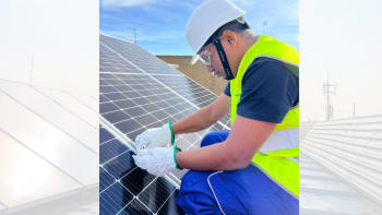 Zafranet Cabrera: construyendo su futuro en fotovoltaica