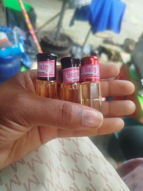 Perfume oil
