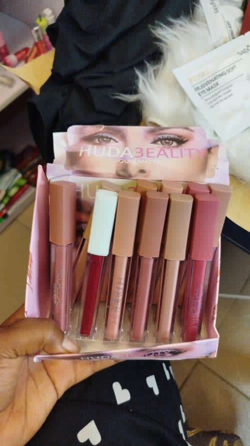 Huda beauty lipgloss