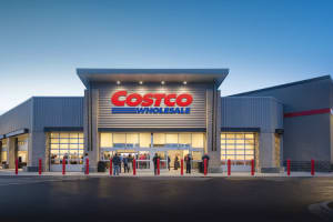 Why Costco's Quiet Rebellion Against Tariffs and DEI Pressure Pays Off