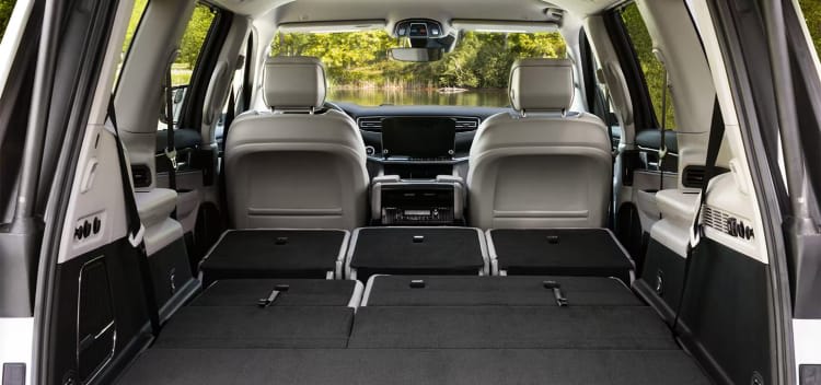 2025 Jeep Wagoneer Overland - Photo 9