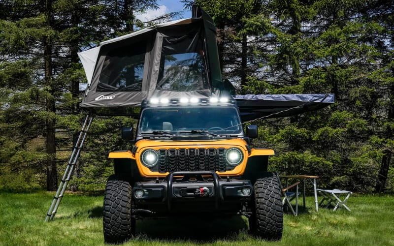 Jeeps Debuts New ARTT Rooftop Tent and Awning