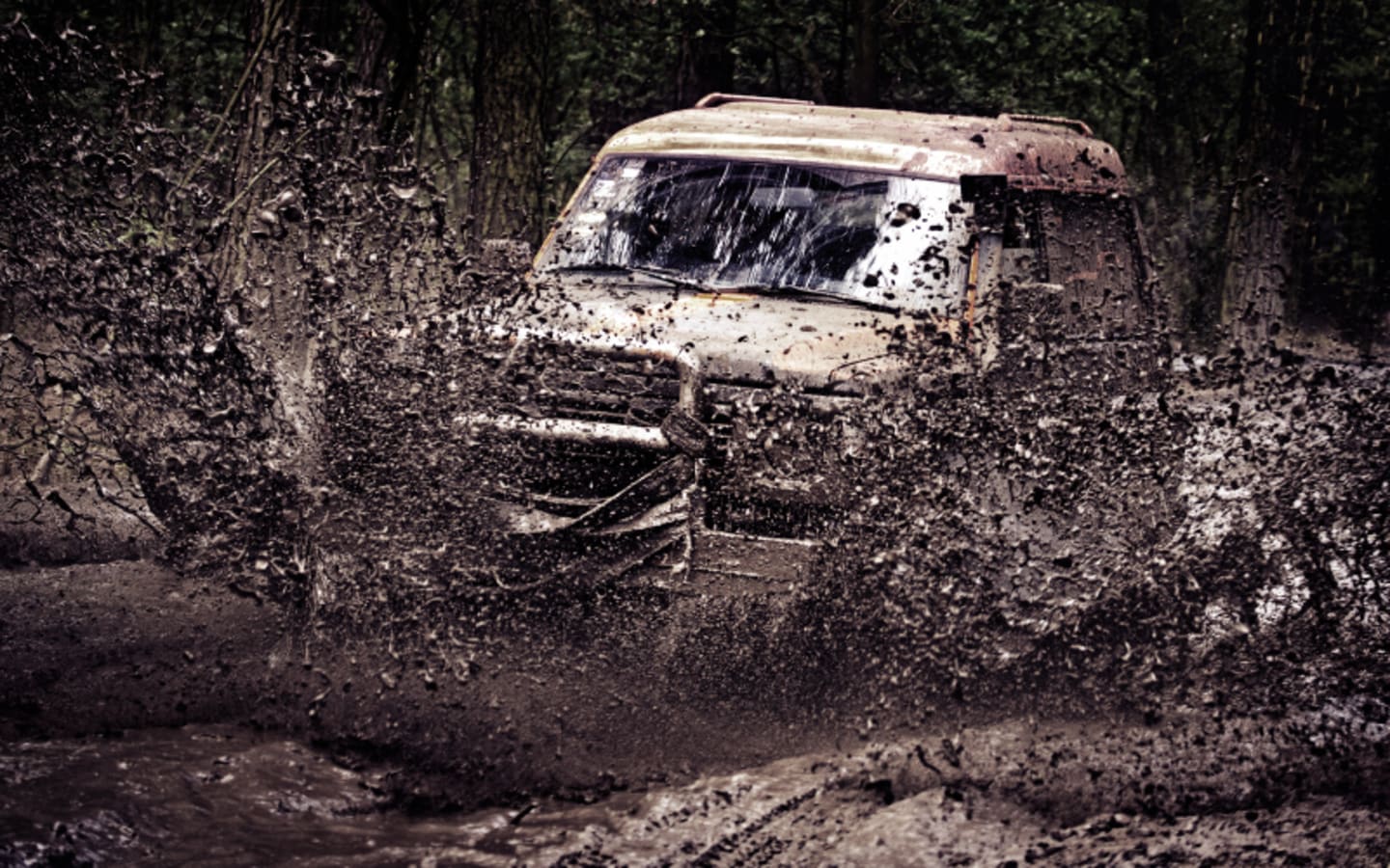 Why Water Crossings Pose a Challenge For OffRoaders