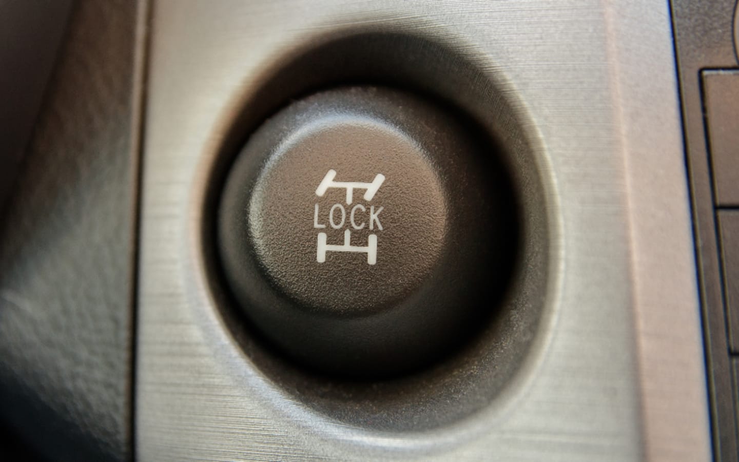 Why Differential Locks Improve Traction