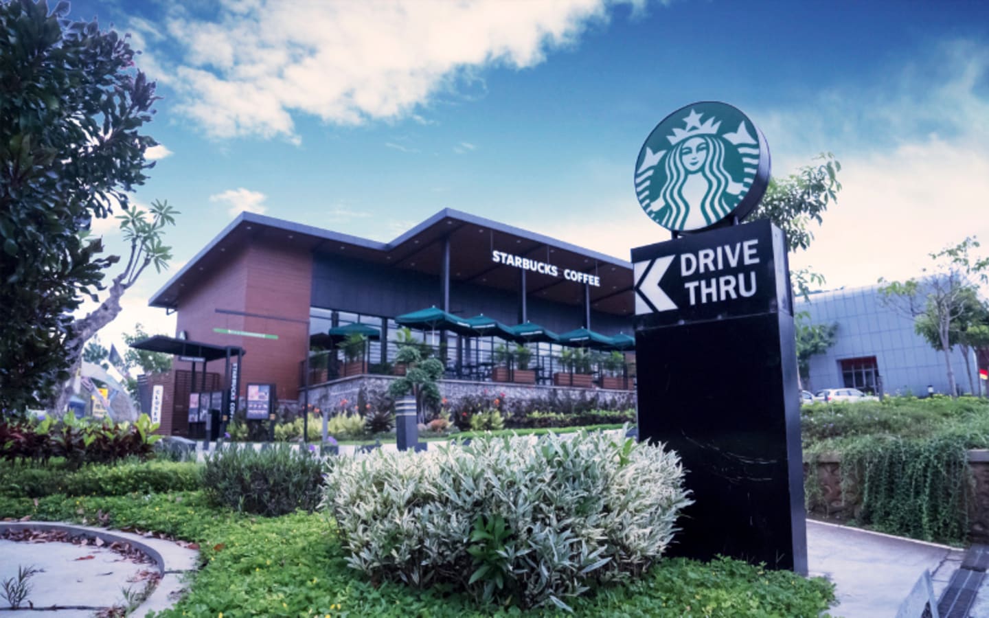 Starbucks Slashes Wait Times with New Technology Rollout