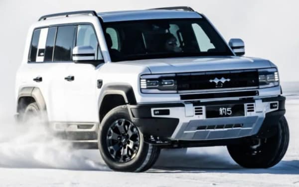 BYD Leopard 5 Takes On the Hill and the Market