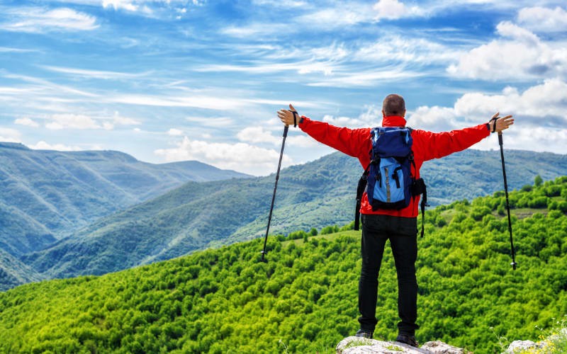 The Importance of Layering Clothes for Spring Hikes