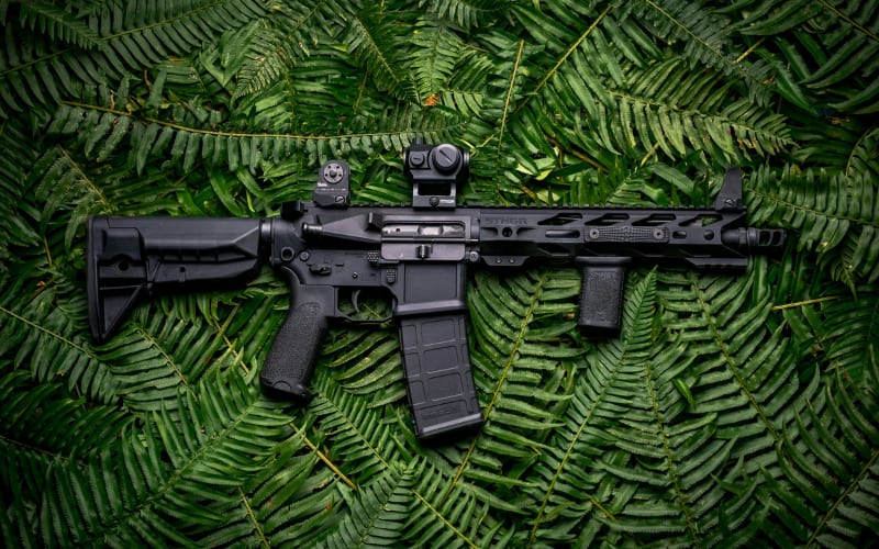 7 Reasons Preppers Choose The AR-15 Over an AK-47