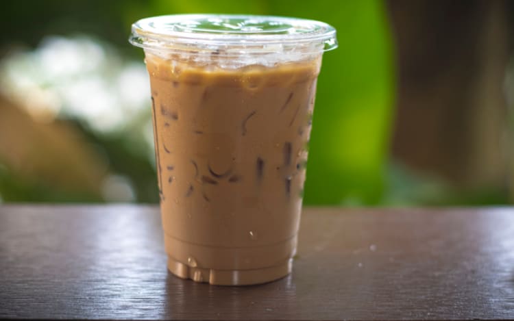 2. Iced Vanilla Latte