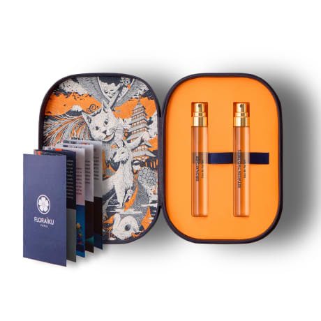 Floraiku skyggeboks med to 10 ml og én 30 ml parfume flaske, i illustreret etui, med hæfte.