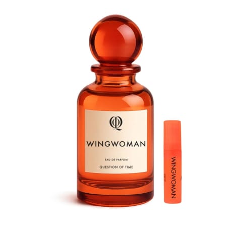 Parfyme sett, Question of Time (Wingwoman), ravfarget glassflaske med matchende kork, liten oransje prøvespray inkludert.