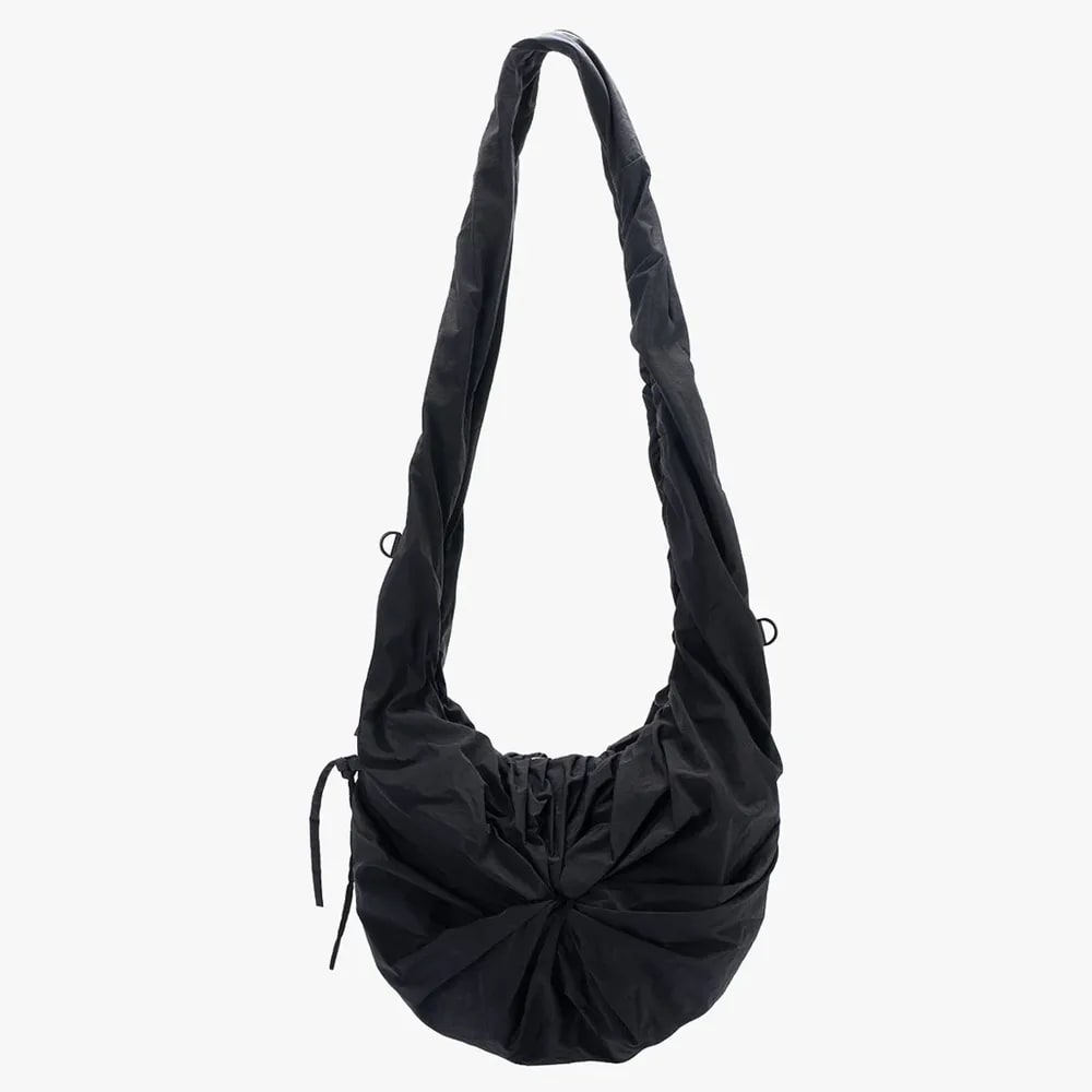 25.5L Po Smooth Black Sling Bag