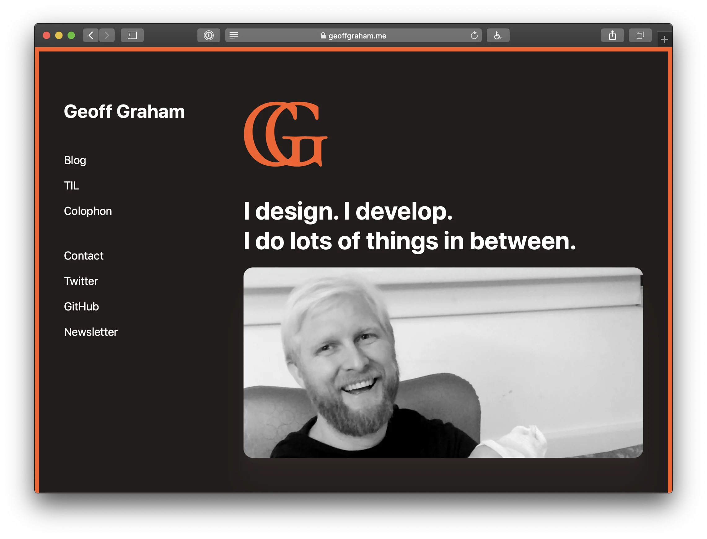 Homepage screenshot in dark.