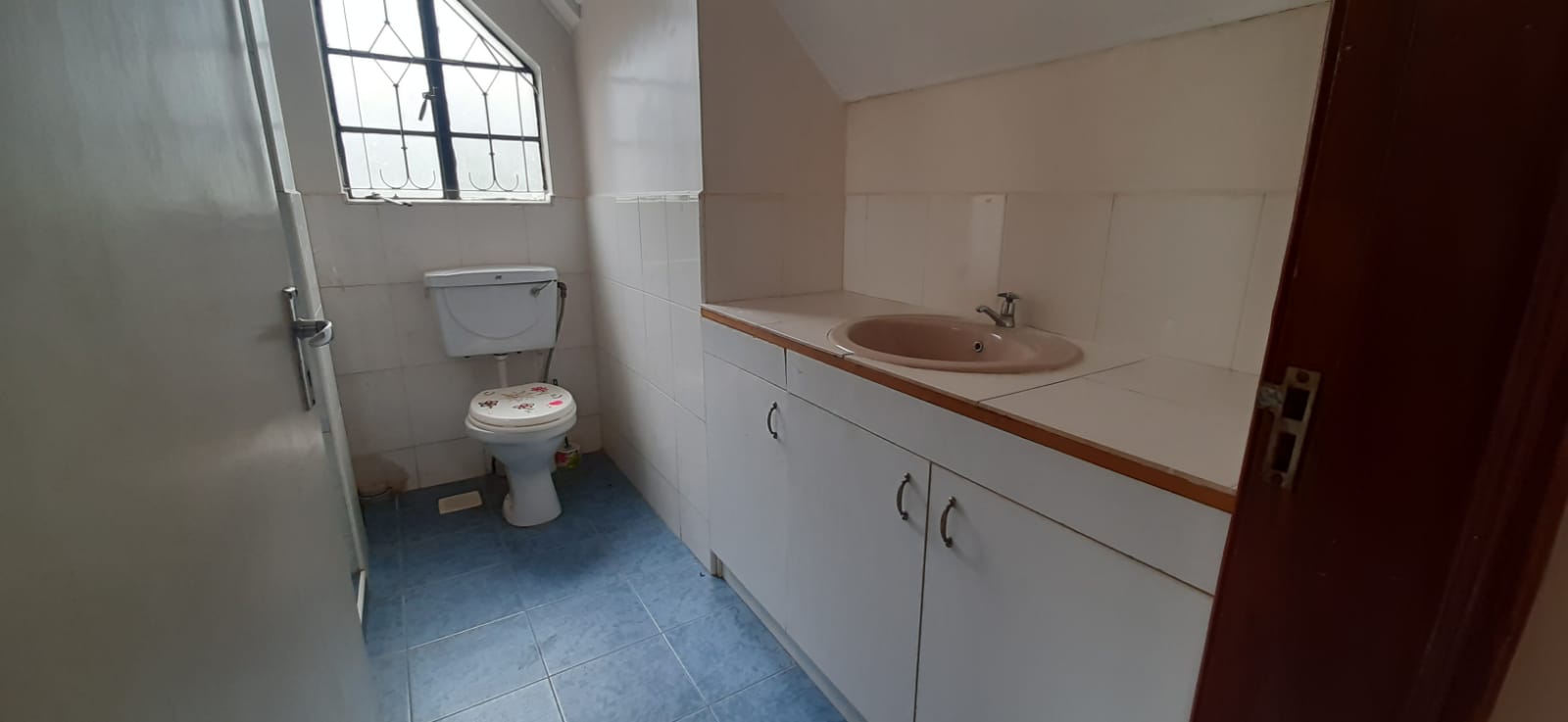 bungalow in Karen, Nairobi