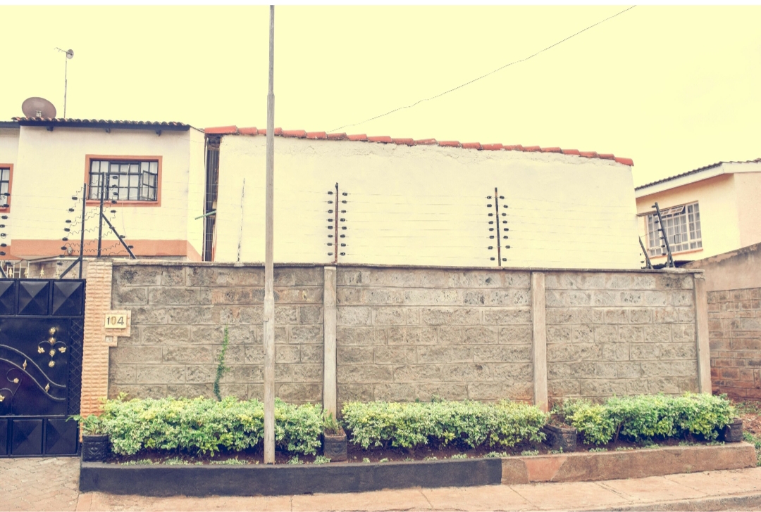 house in Dam Estate, Langata