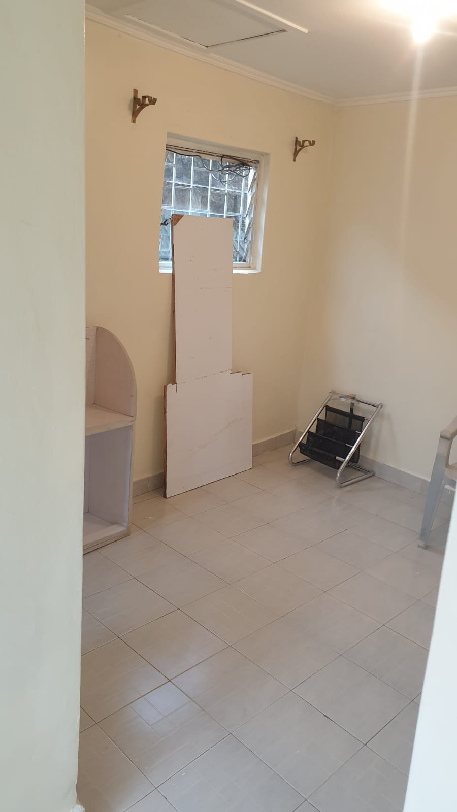 house in Dam Estate, Langata