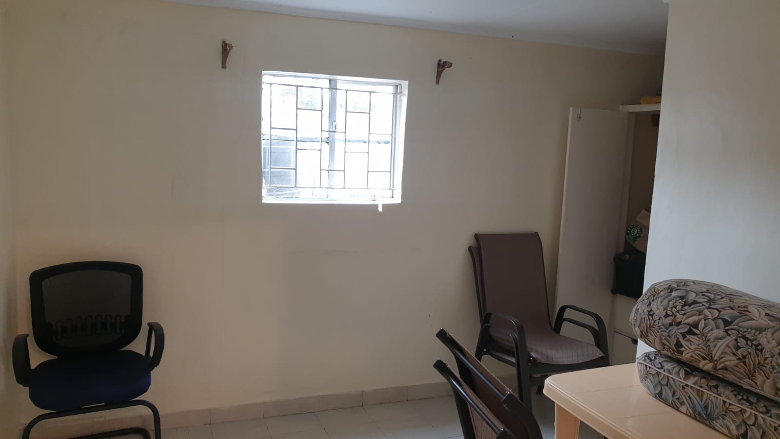 house in Dam Estate, Langata