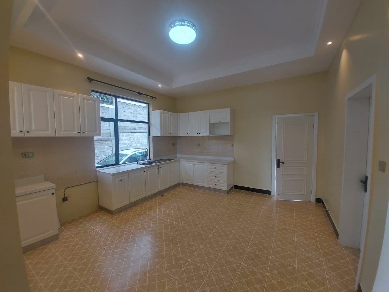 townhouse in Kerarapon