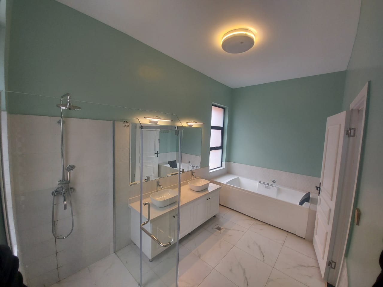townhouse in Kerarapon