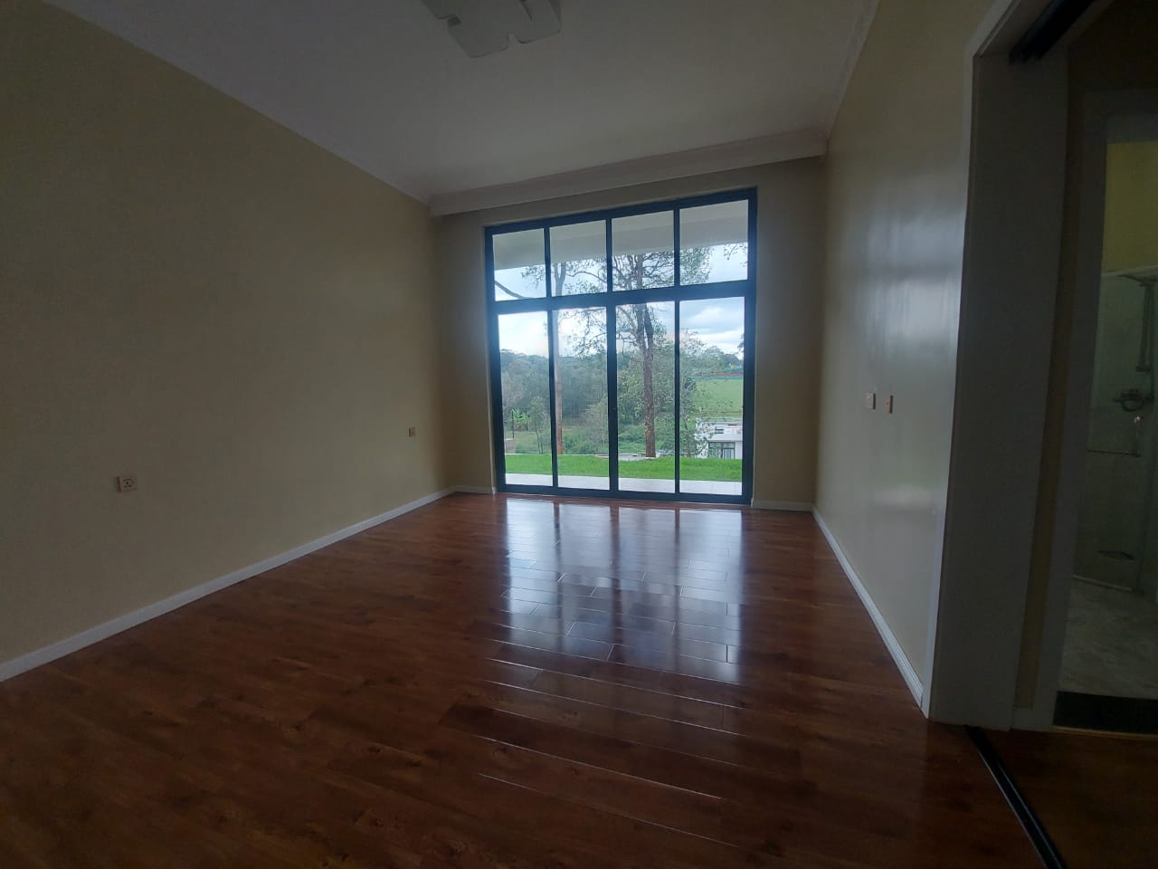 townhouse in Kerarapon